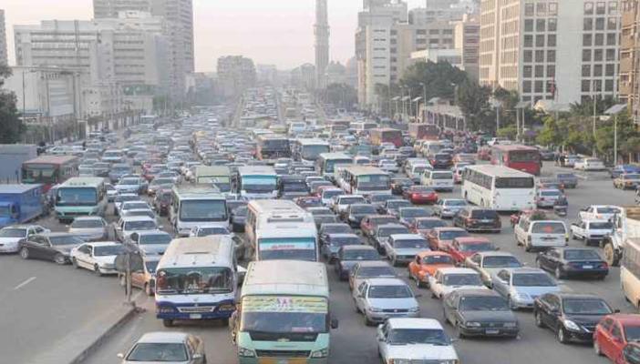 بسبب “الأطباء”.. زحام في القصر العيني.. تعرَّف على حالة الطرق الآن