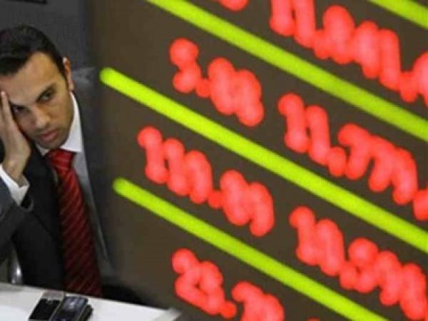 5.8 مليارات خسارة للبورصة في ساعة.. وخبير لـ”رصد”: الأجانب السبب