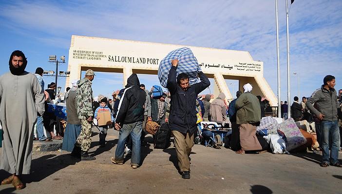 العربي للبحوث: الحكومة مسؤولة عن مقتل العمال المصريين بليبيا