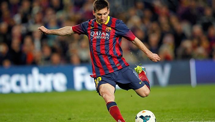 ميسي يحطم أرقامًا قياسية جديدة بعد فوز برشلونة الساحق اليوم