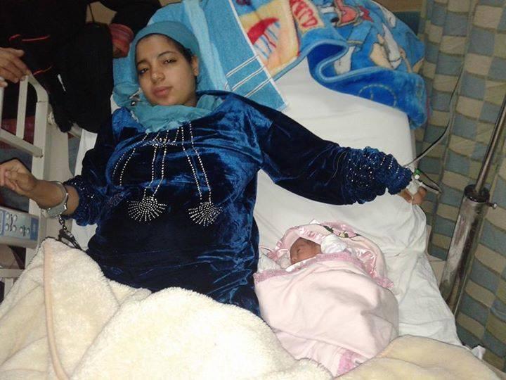 دهب ..لم يرحمها الإنقلاب وقيدها بالكلابشات وهي تلد مولودتها