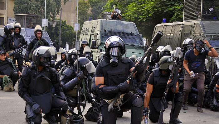 قوات الانقلاب تشن حملات مداهمات في الإسماعيلية