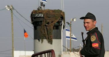 ضبط أفريقيين أثناء محاولتهما التسلل إلى إسرائيل عبر الحدود الدولية بوسط سيناء