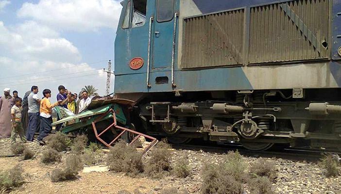 مصرع شخص في اصطدام سيارة نقل بقطار متجه لمطروح