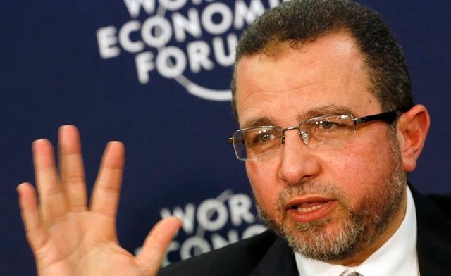 عضو بالشورى: الإقتصاد المصري ينهار ولابد من إقالة حكومة قنديل الفاشلة