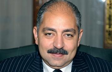 وزير الرياضة و محافظ الدقهلية يهدران المال العام