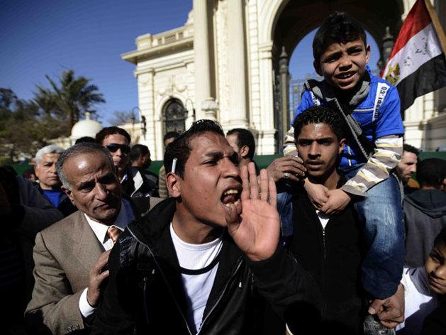 براءات النظام السابق..مفتي جديد..واستمرار السخط الشعبي مانشتات ثاني أسابيع فبراير