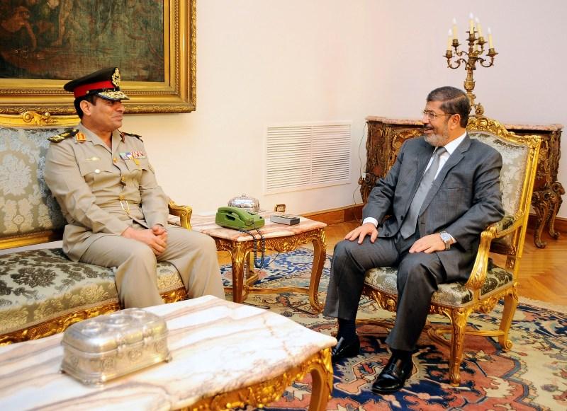 الرئاسة تؤكد متانة علاقتها بقيادات الجيش