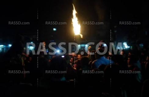 شباب أوليلة يتظاهرون بالشموع إعتراضا على إنقطاع الكهرباء