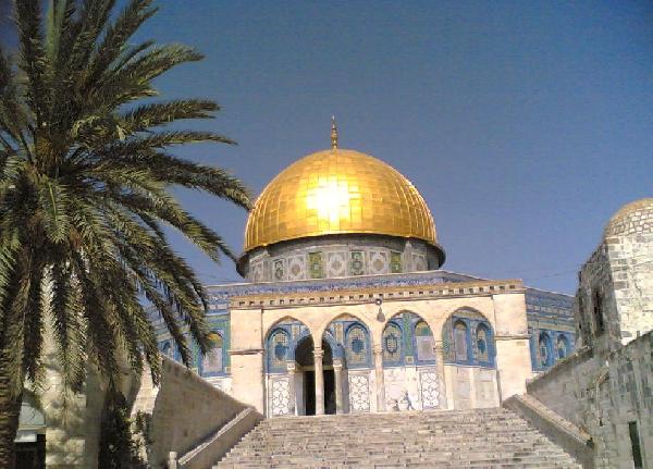 أوقاف القدس تحتج لاقتحام نائب “متطرف” قبة الصخرة