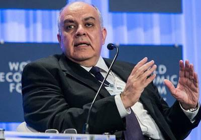 فصل أستاذين بجامعة القاهرة بينهم وزير التعاون السابق