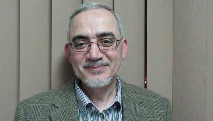 عرفة ساخرا: السيسي والبشير وديالسين كانوا بيلعبوا كوتشينة ولا إيه