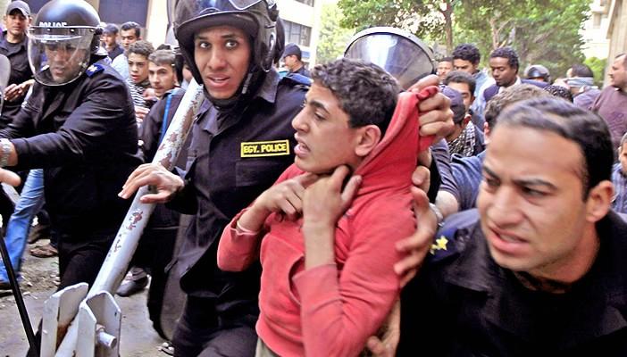 طفل معتقل لأكثر من عام بتهمة أداء صلاة الفجر