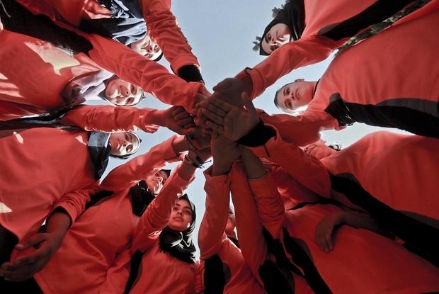 موقع بريطاني: مهارات غزاوية في أول مباراة كرة قدم نسائية منذ 10 أعوام