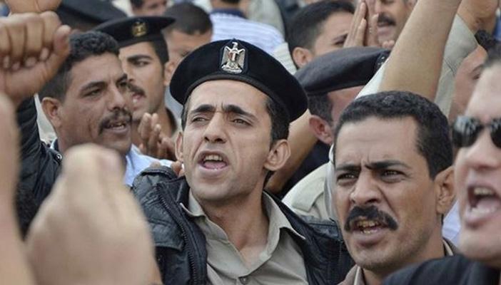 أمناء الشرطة يعتذرون للسيسي وللشعب المصري عن تجاوزاتهم بحق المواطنين