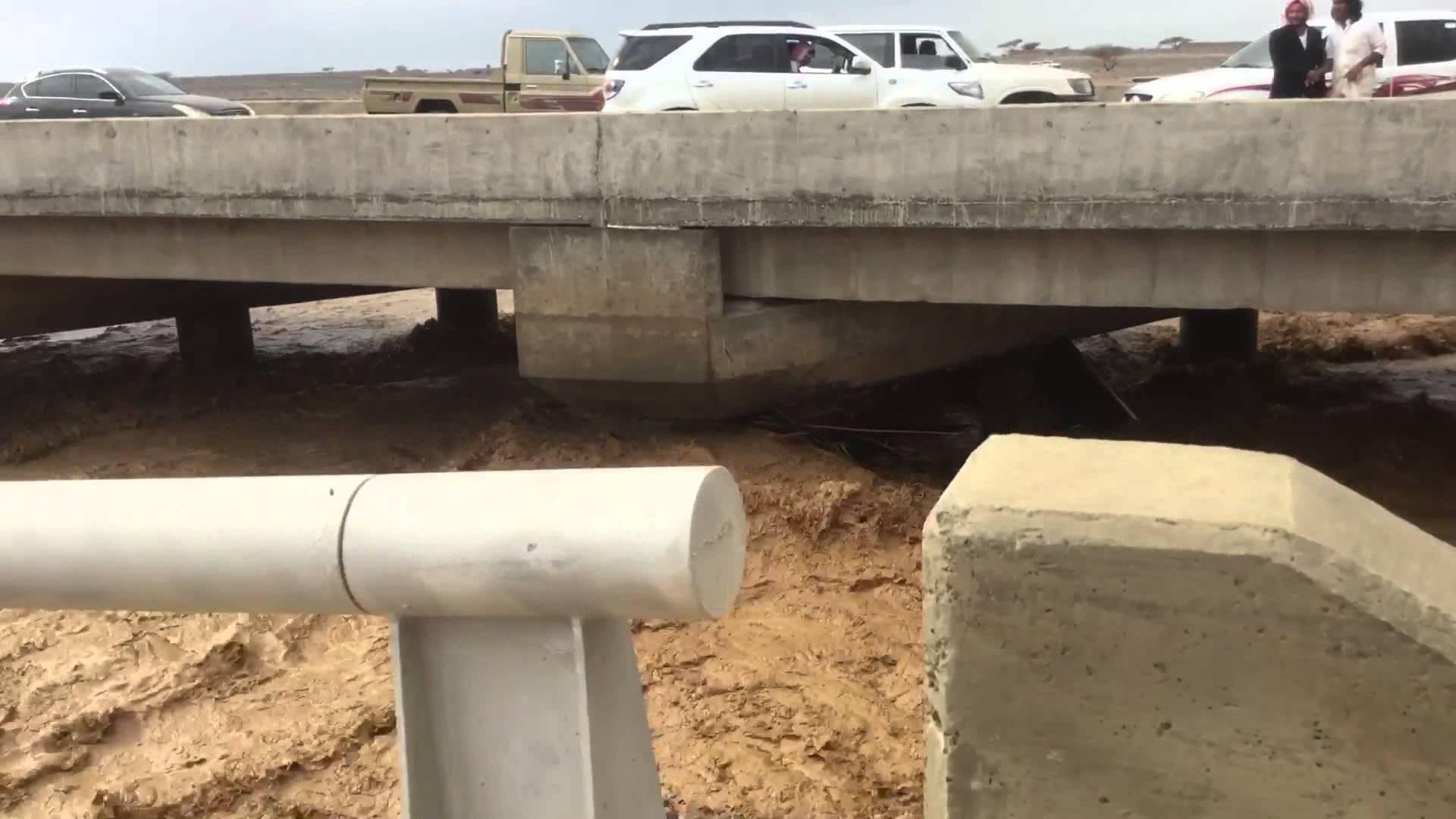 مصرع 3 أشخاص في انهيار جسر غرب الإسكندرية