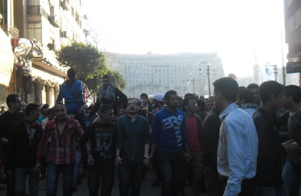 مسيرة من التحرير لوسط البلد لمطالبة أصحاب المحلات بالتضامن مع العصيان