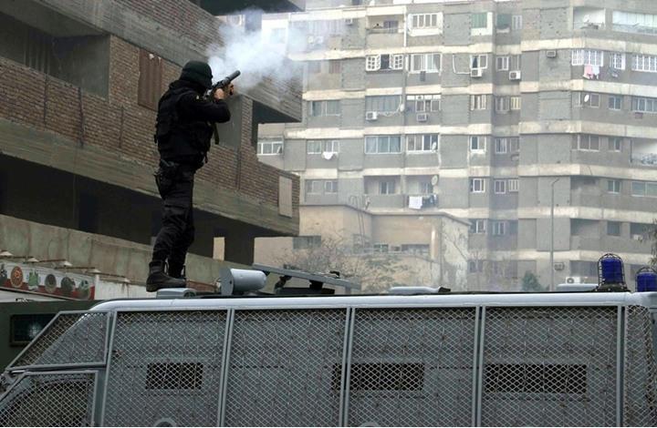 أكاديمي مصري : العسكر قرروا التخلص من كل منافسيهم