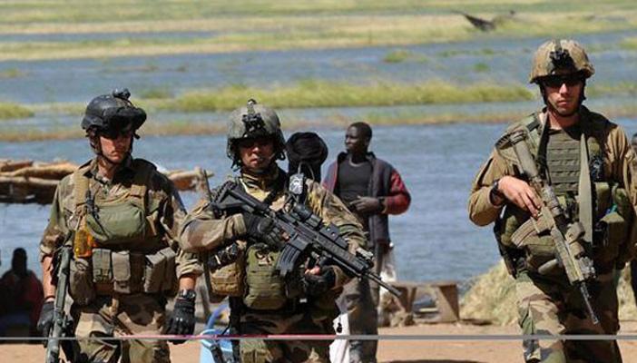 “لوموند”: القوات الخاصة الفرنسية تشن “حربًا سرية” في ليبيا