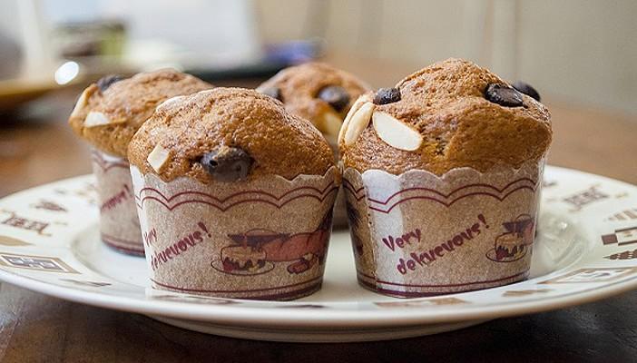 طريقة عمل “مافن الموز بالشوفان بالشوكولاة”