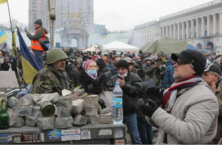“سايمون جنكنز” يقرأ فلسفة الميادين من القاهرة لكييف