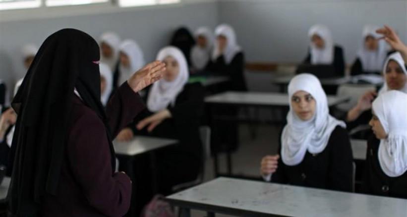 النقاب أو النزوح.. معلمات سيناء يشاركن في “كابوس التهجير”