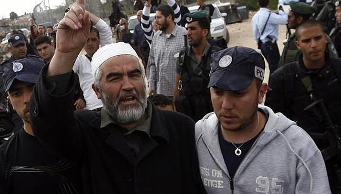 مظاهرة حاشدة للحركة الإسلامية في إسرائيل ضد توزيع “شارلي إبدو”