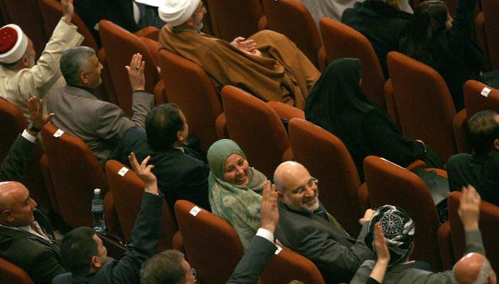 بالفيديو.. انسحابات خلال جلسة مجلس النواب.. وعبدالعال: “مع السلامة”