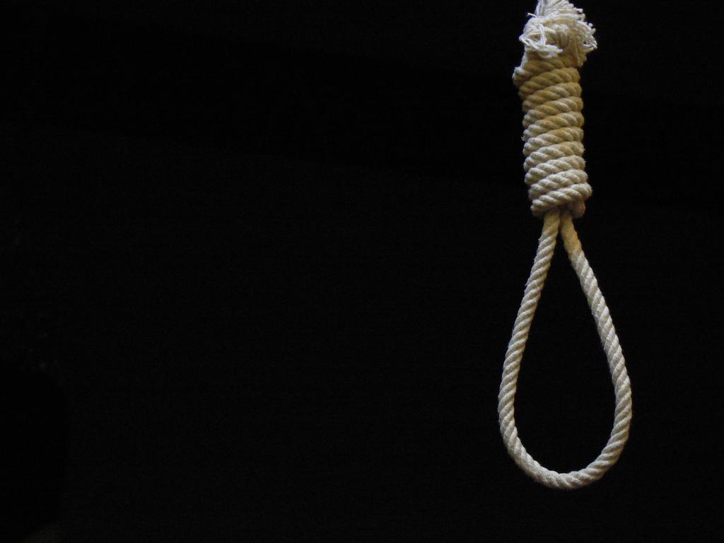 عمرها 14 عامًا.. طفلة تنتحر شنقًا في المنيا بسبب “الاكتئاب”