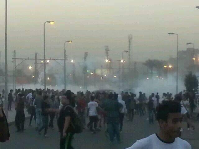 فيديو..قوات الأمن تفرق “الوايت نايتس” بالقوة