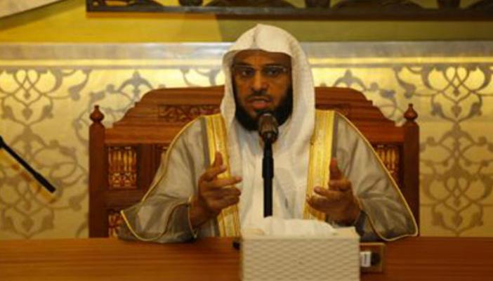 “تويتر” يشتعل عقِب محاولة اغتيال الداعية السعودي عائض القرني