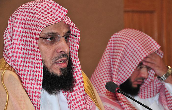 الاعتداء على القرني.. هل هي بداية اغتيالات لرجال الدين السعوديين؟