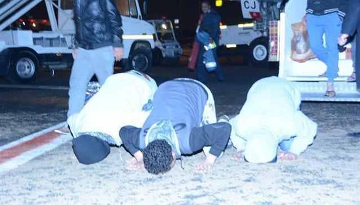 مطار القاهرة يستقبل 250 عائدًا من ليبيا عبر تونس