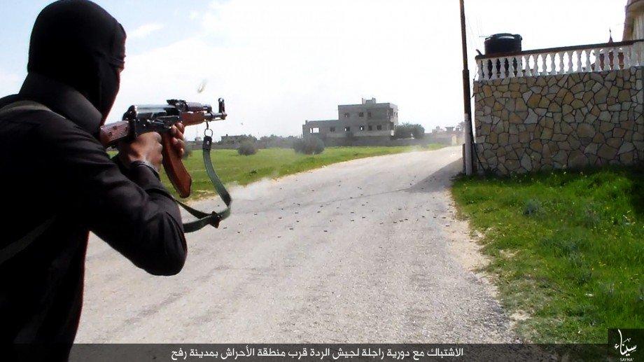 “ولاية سيناء” تنشر تقريرا مصورا عن اشتباكات بينها وبين الجيش في سيناء