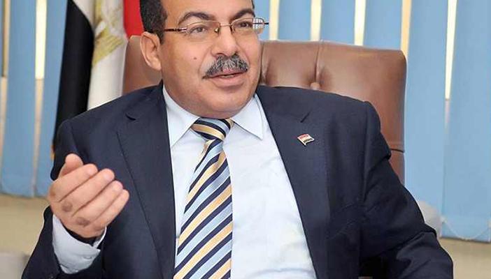 عبدالهادي عن زكريا عبدالعزيز: إلى متى يُعَذِّبُ البلدُ عُشَّاقَه