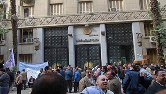 “مطر” ينفي فرض ضرائب على “فيس بوك” في مصر