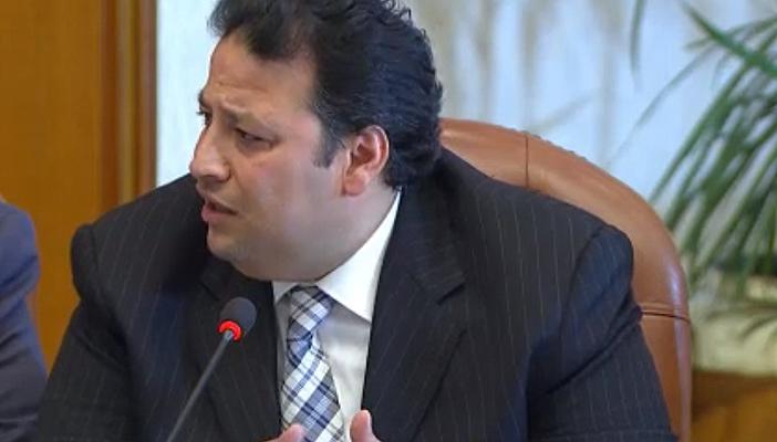 حاتم عزام: إقالة محمد إبراهيم محاولة يائسة لتجميل الانقلاب