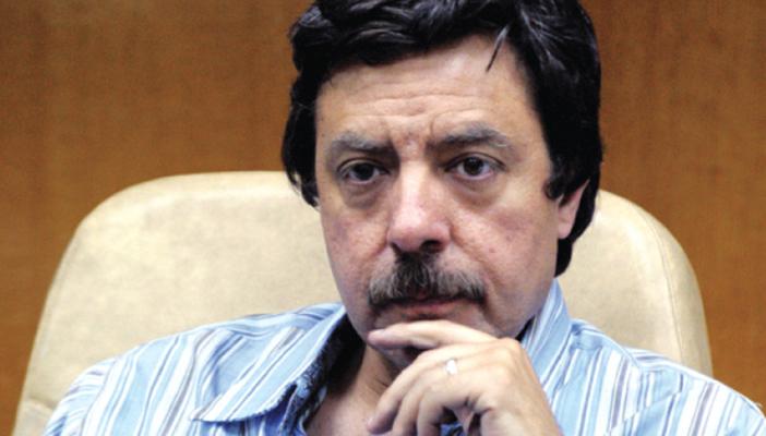 بعد انضمامه لقناة “الشرق”.. استبعاد هشام عبدالحميد من “شهادة ميلاد”