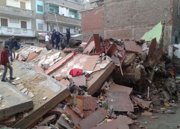 بالفيديو..الإهمال يتسبب في عودة مسلسل انهيار العقارات بقنا وكفر الشيخ