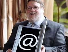 وفاة مخترع البريد الإلكتروني