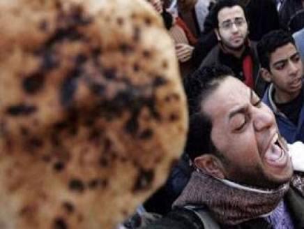 “الخبز” يفجّر الشارع.. واقتصاديٌّ لـ”رصد”: مقدمات ثورة جياع