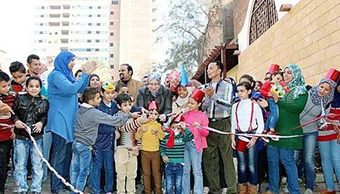 توزيع صور السيسي على طلاب مدارس الإسكندرية