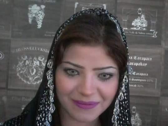 ترحيل ممثلة شعبية إلى سجن القناطر بتهمة “الدعارة”.. وتعلق: أنا مظلومة!