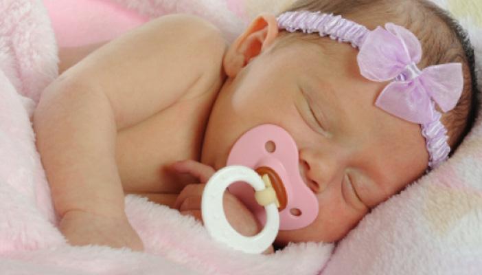 منظمة الصحة العالمية: مصاصات الرضع تحتوي على مواد مسرطنة