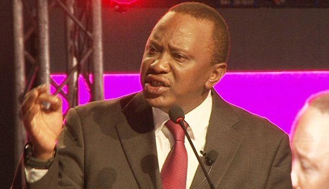 الرئيس الكيني يخفض رواتب الوزراء والمسئولين لدعم الاقتصاد