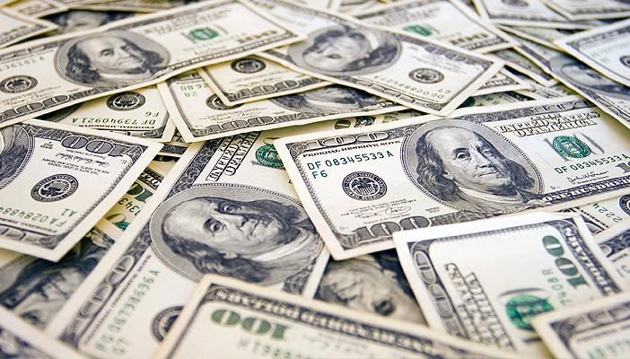 الدولار يتراجع ويصل إلى 9.50 جنيهات اليوم.. وخبراء: تراجع مؤقت