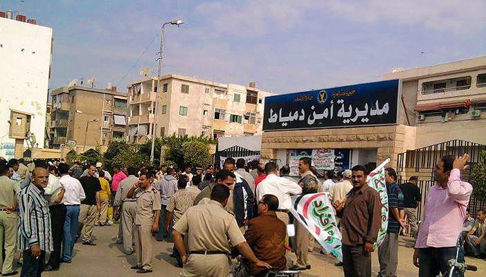 اعتقال سيدتين ورضيع في دمياط أثناء زيارة ذويهم