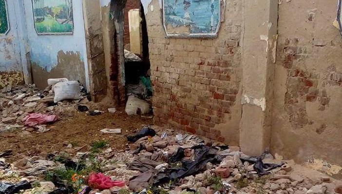 بالصور.. مركز شباب “العطف” بالبحيرة تحول إلى حظيرة مواشٍ ومقلب قمامة