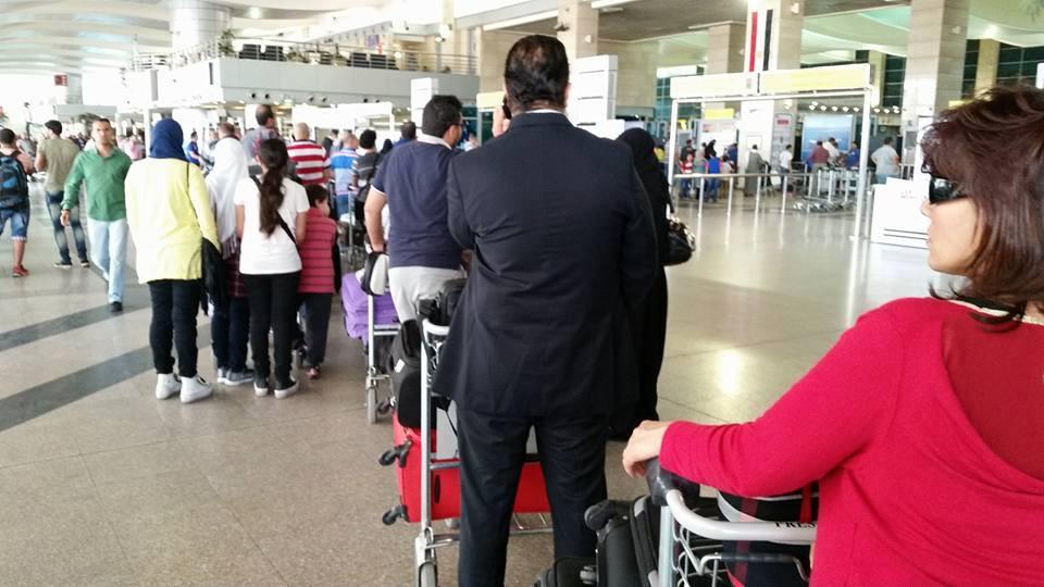 بدءًا من اليوم.. مطار القاهرة يطبق تسعيرة جديدة لعربات نقل الحقائب