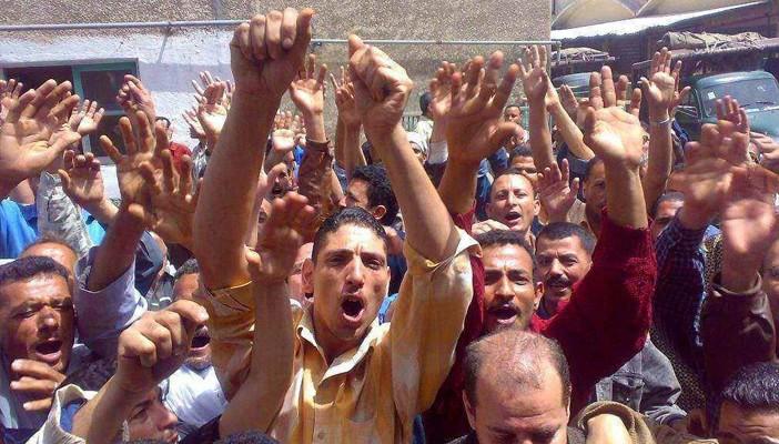 بعد تجاهل مطالبهم.. عمال السويس للأسمنت يضربون عن العمل